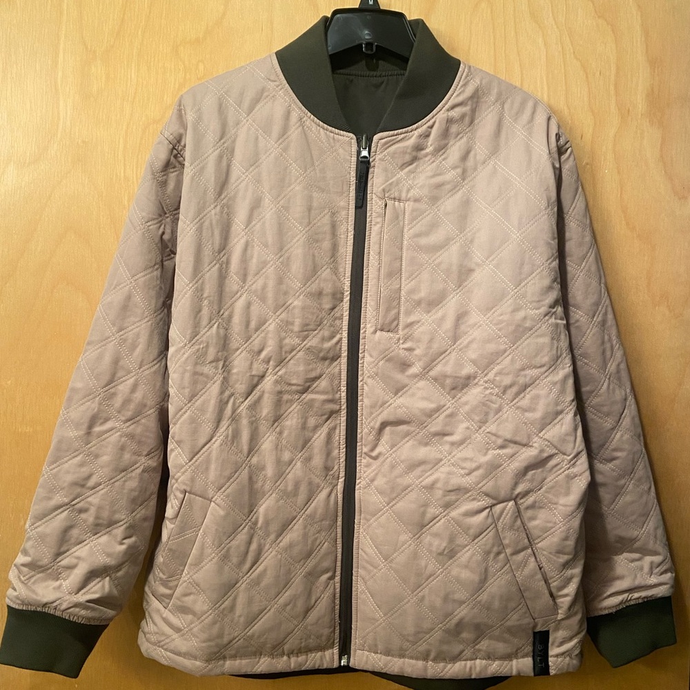 BYLT Hi-Lo Reversible Bomber Jacket Quilted Pattern
Green & Beige